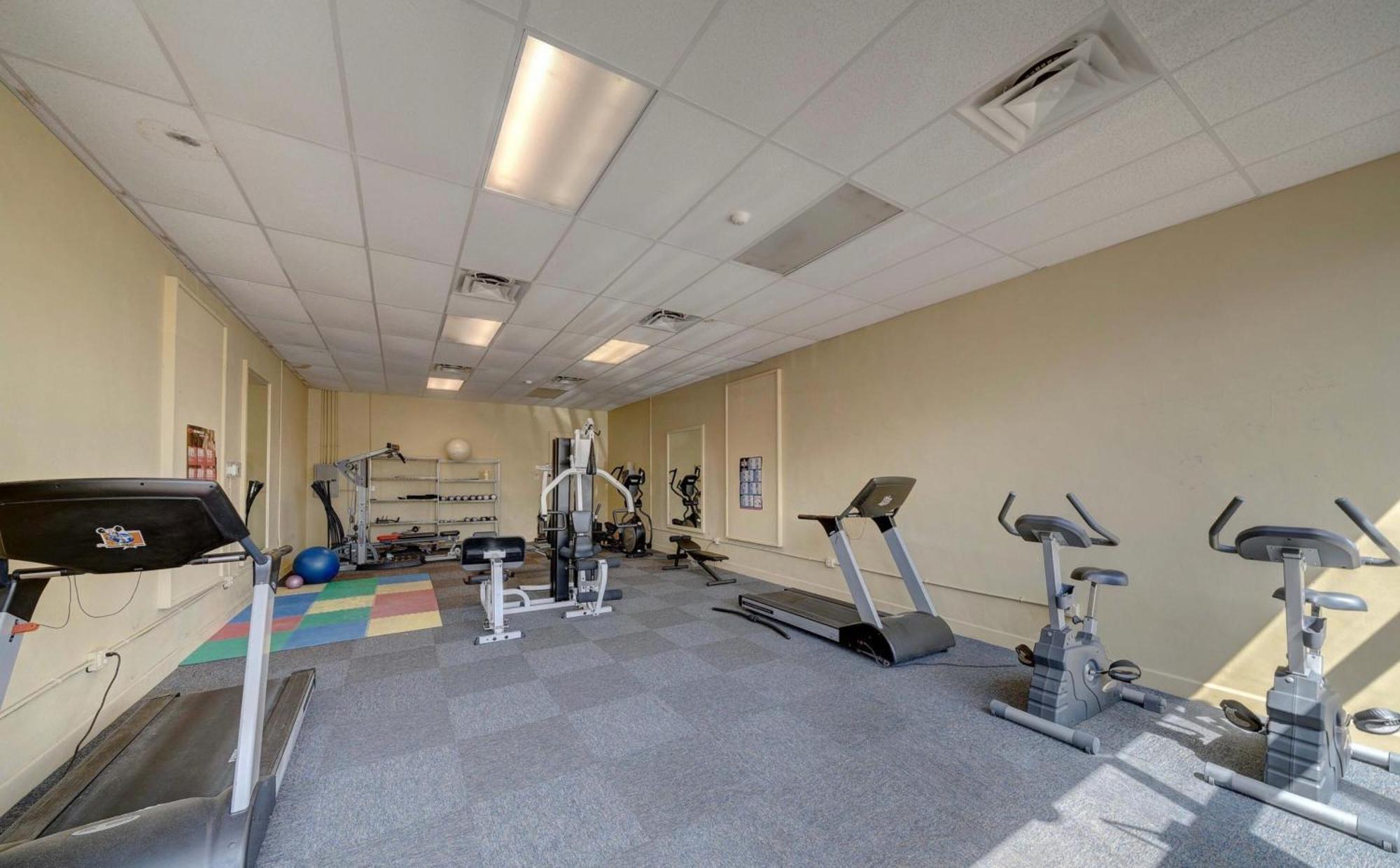 Sunbird Resort! Stunning Remodeled Beachfront Condo! Free Chair Service! By Dolce Pcb! Apartment *