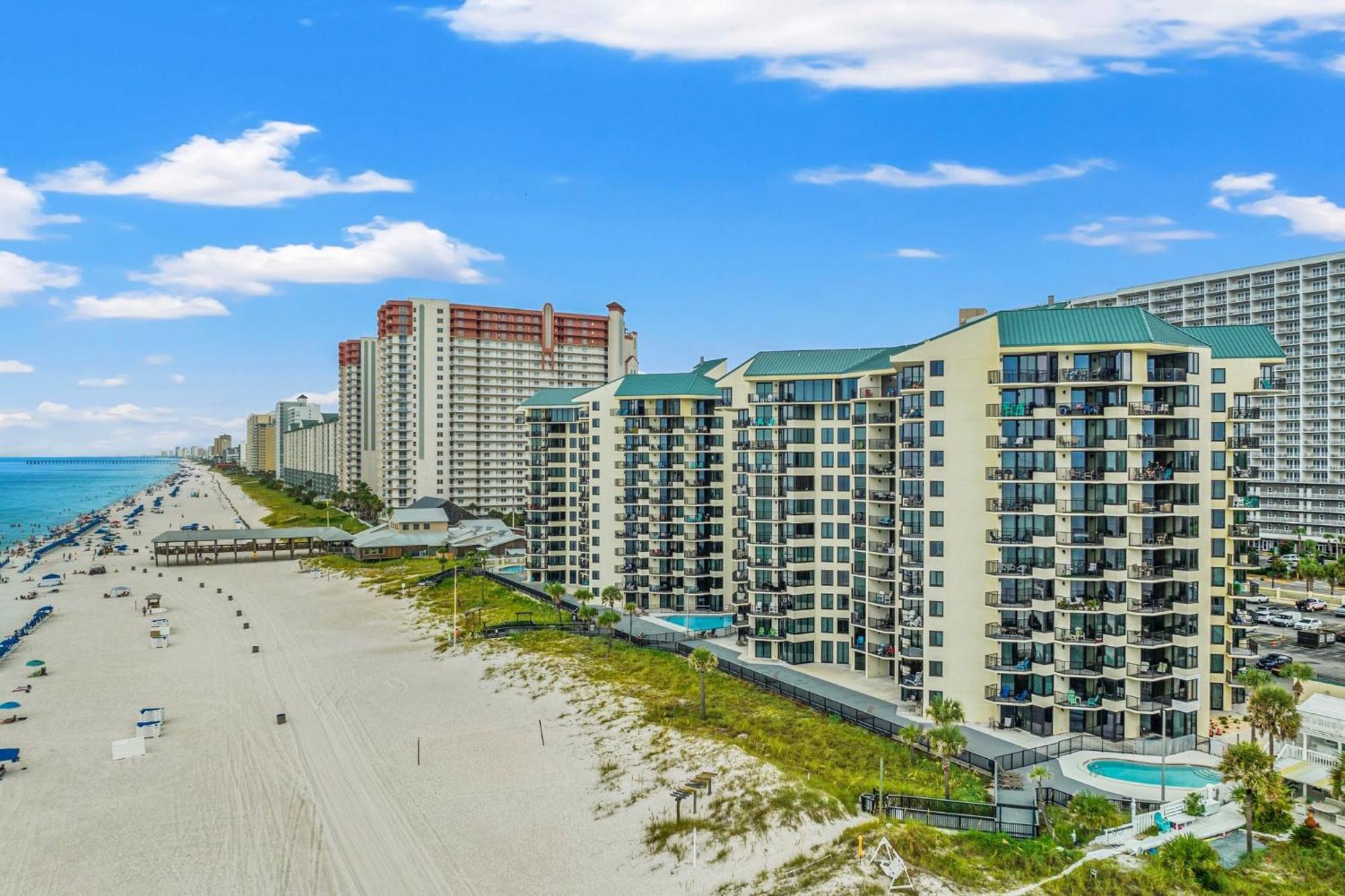 Sunbird Resort! Stunning Remodeled Beachfront Condo! Free Chair Service! By Dolce Pcb! Apartment *
