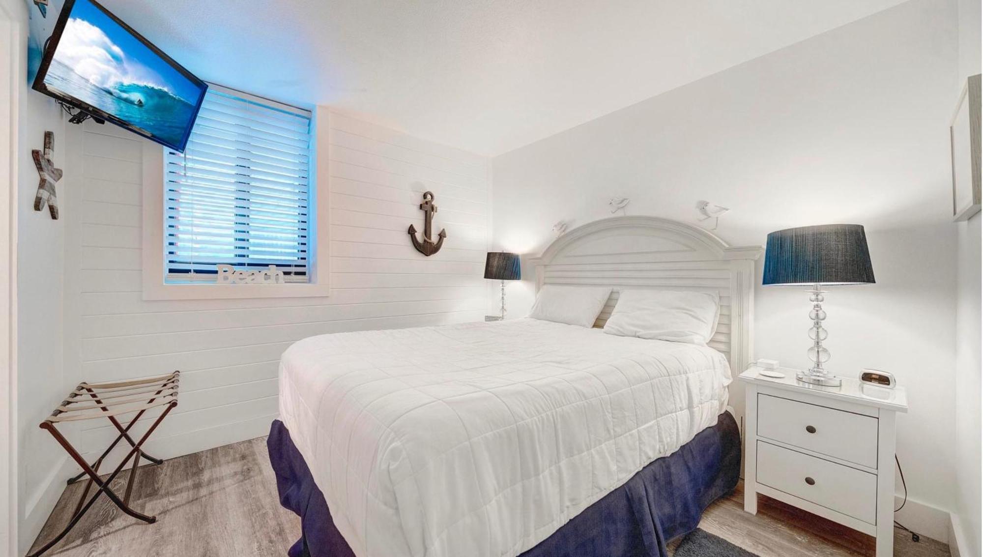 Apartment Sunbird Resort! Stunning Remodeled Beachfront Condo! Free Chair Service! By Dolce Pcb! *