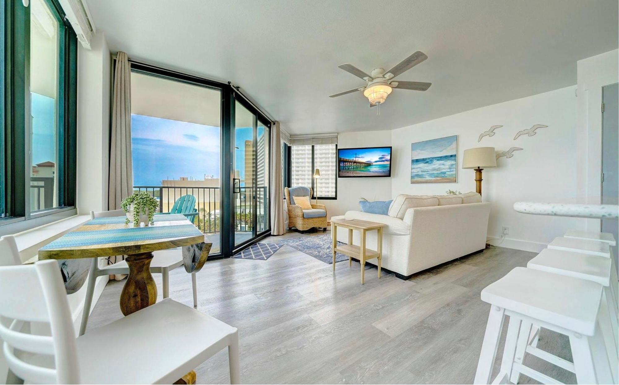 Sunbird Resort! Stunning Remodeled Beachfront Condo! Free Chair Service! By Dolce Pcb! Apartment