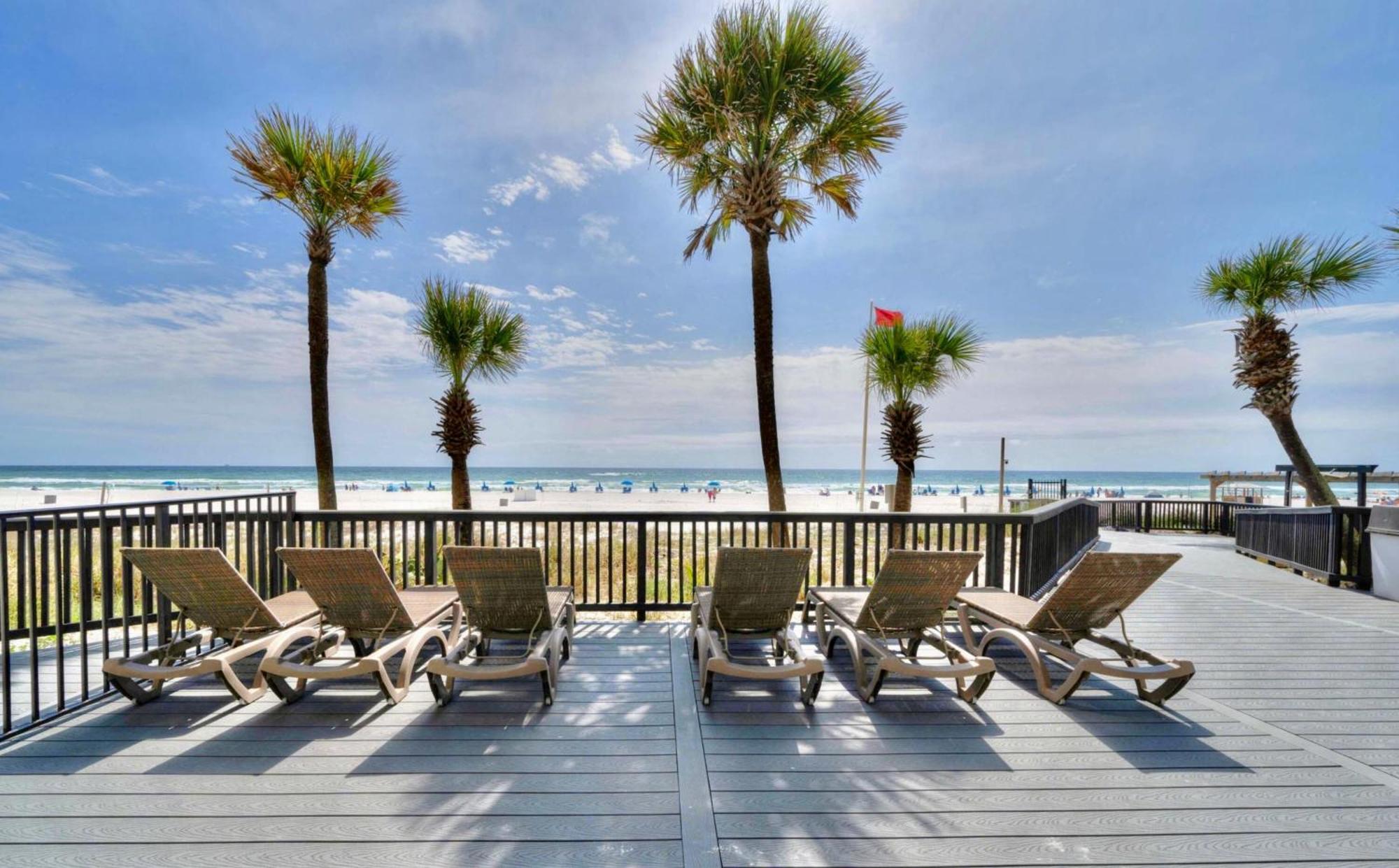 Sunbird Resort! Stunning Remodeled Beachfront Condo! Free Chair Service! By Dolce Pcb! Apartment Panama City Beach